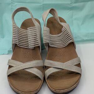 Skechers Women's Cream Wedge Sandals Sz 8